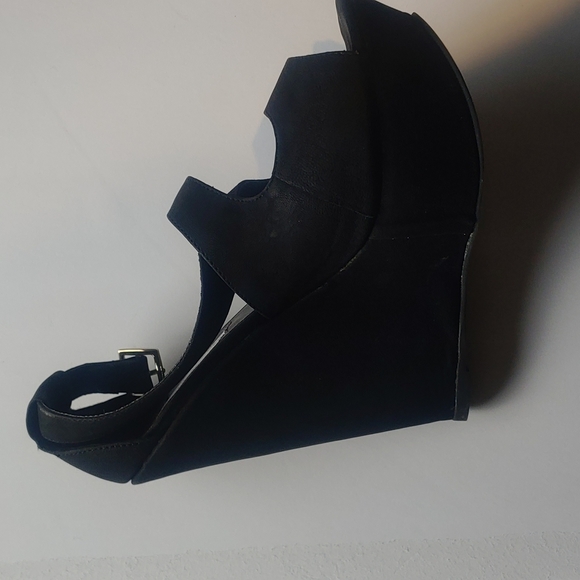 Steve Madden black wedges size 8 - Picture 4 of 4